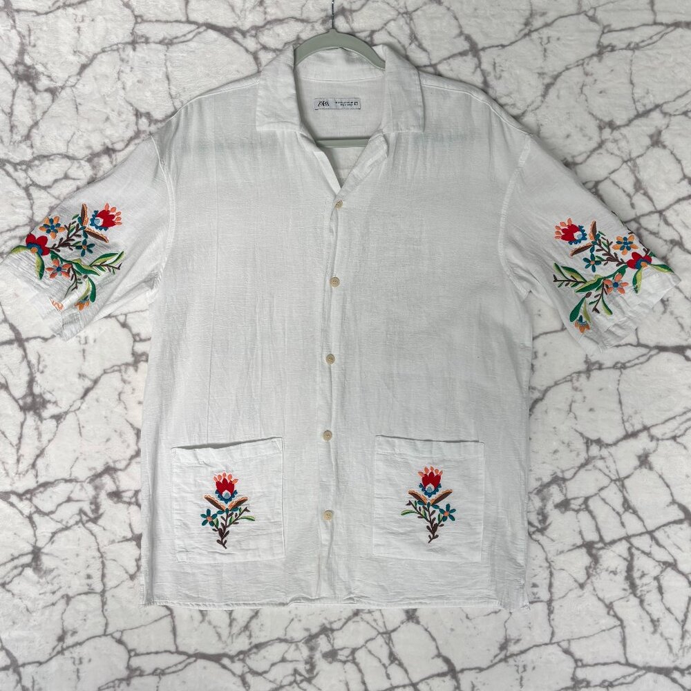 ZARA Shirt Men's M White with Embroidered Colorful Flowers on Sleeves Pockets